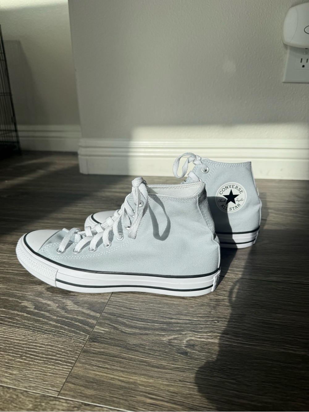 Converse Chuck Taylor All Star High Top Sneakers Gray Women’s 9 / Men’s 7